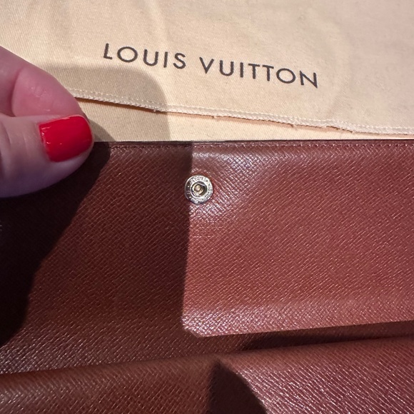 Louis Vuitton Wallet - Picture 5 of 9
